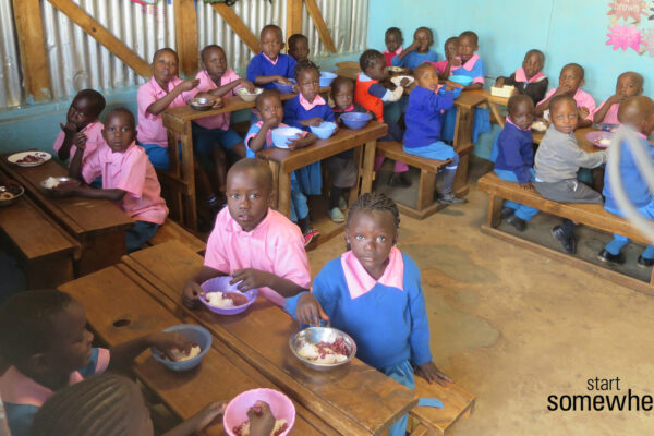 03_food-programme-of-Global-One-Kibera-School