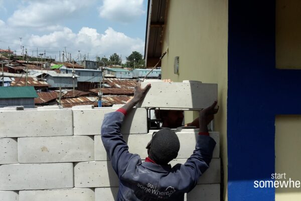 20_construction-of-first-wall-in-Kibera_04-1